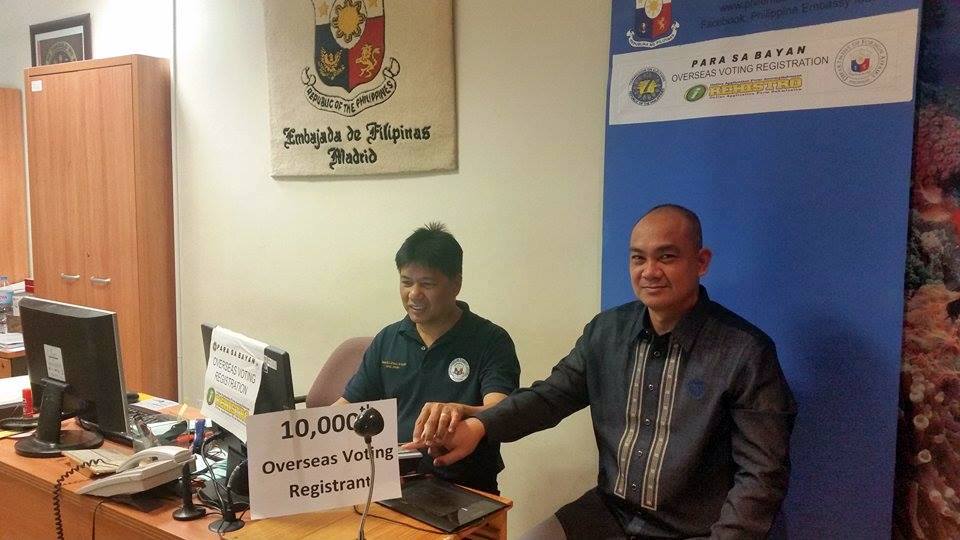 Colonel Romulo Manuel registers as the 10,000th Overseas Voter!