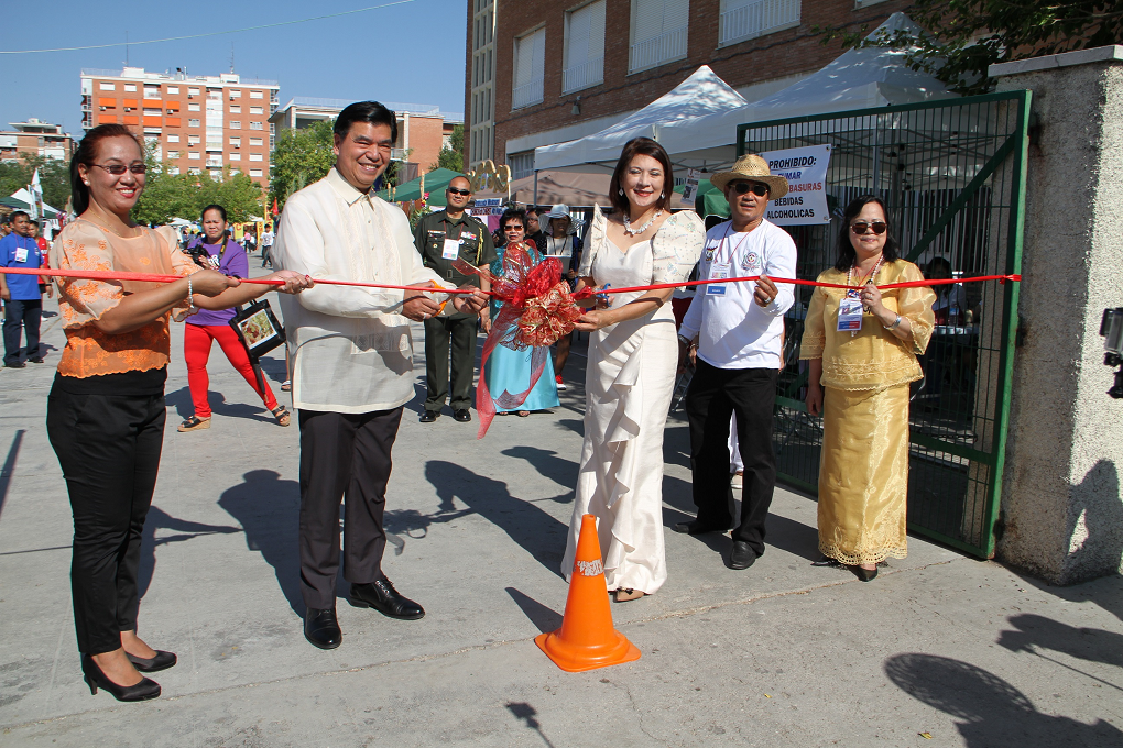 Filipino Community in Madrid Holds Barrio Fiesta 2015