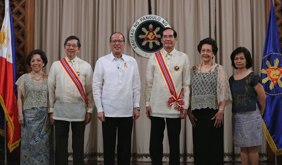 Mrs. Maritess L. Lopez, Ambassador Manuel M. Lopez, President Benigno S. Aquino III, Ambassador Carlos C. Salinas, Mrs. Isabelita T. Salinas and DFA Undersecretary Laura Q. Del Rosario.